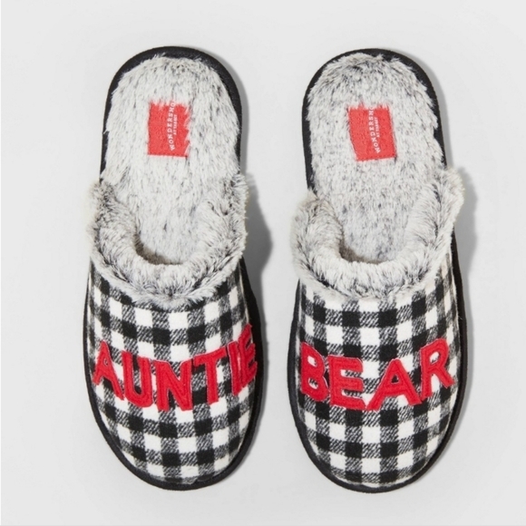 Women's Family Auntie Bear Slipper Size Small - Picture 1 of 4